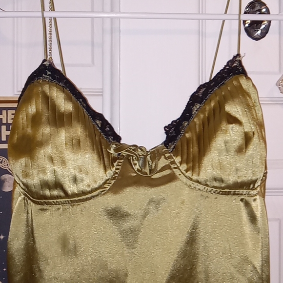 Satin green mini dress - Picture 4 of 5